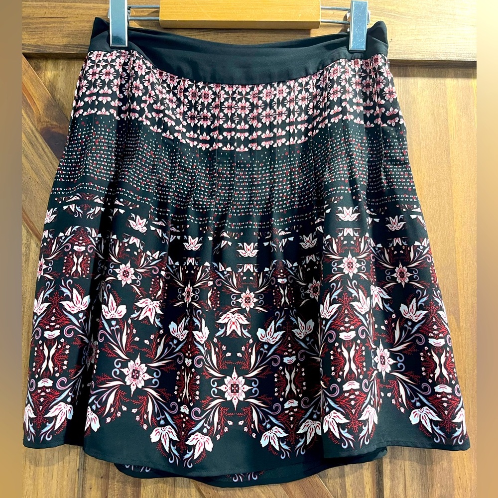 RW flowery skirt - size 0
